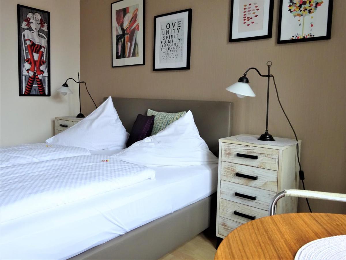 Hotel Pension Zur Faehrbruecke Στράλσουντ Εξωτερικό φωτογραφία