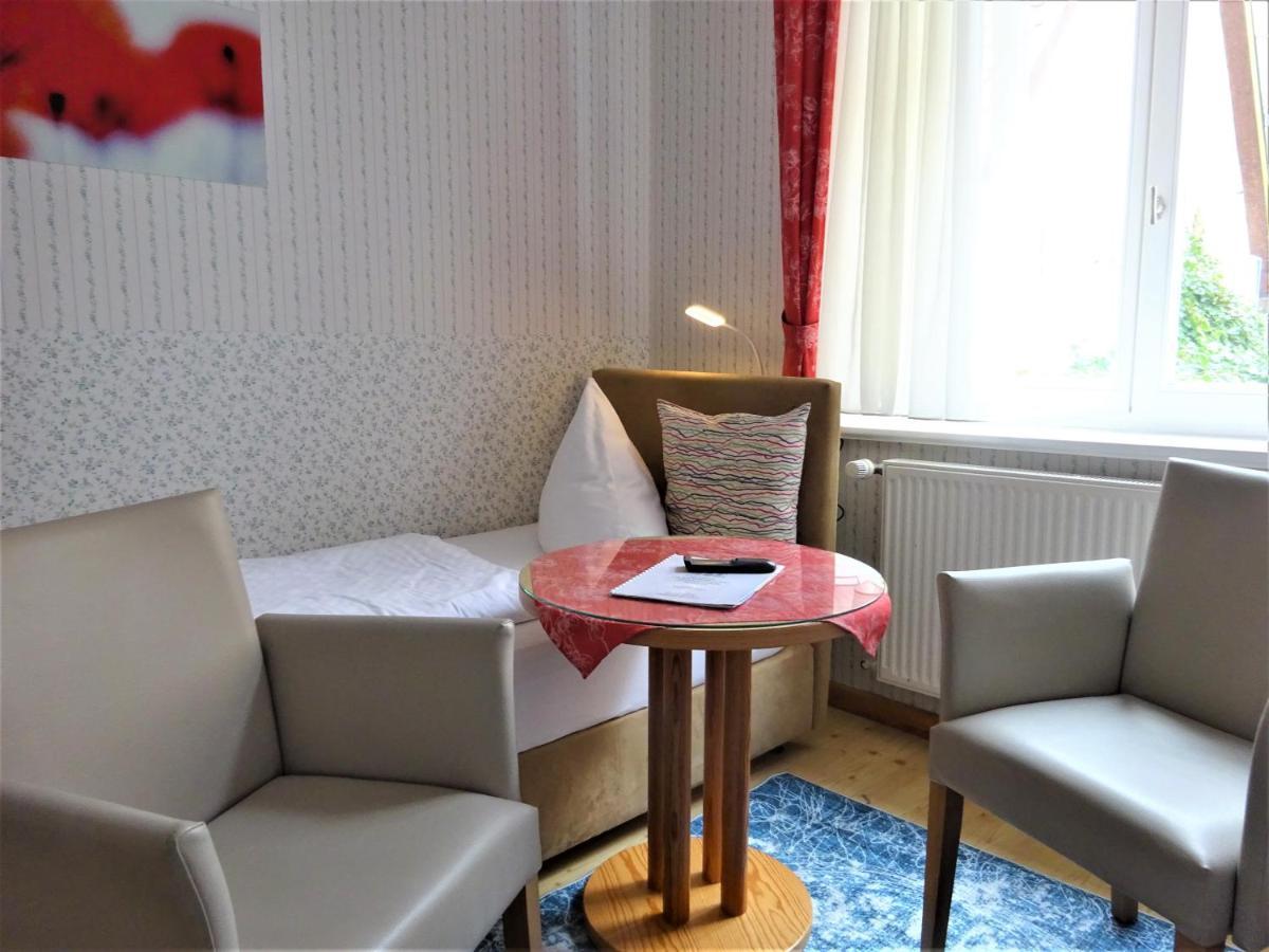 Hotel Pension Zur Faehrbruecke Στράλσουντ Εξωτερικό φωτογραφία