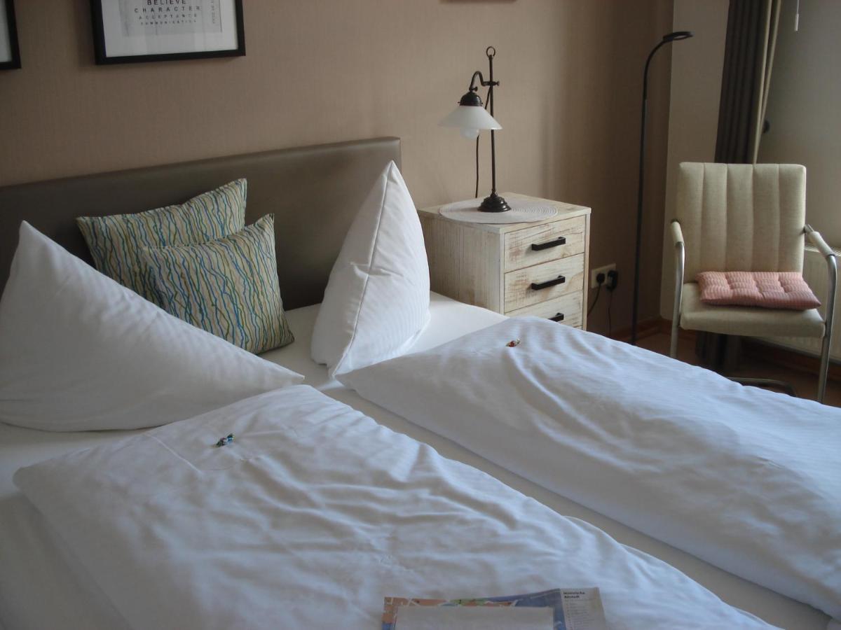 Hotel Pension Zur Faehrbruecke Στράλσουντ Εξωτερικό φωτογραφία